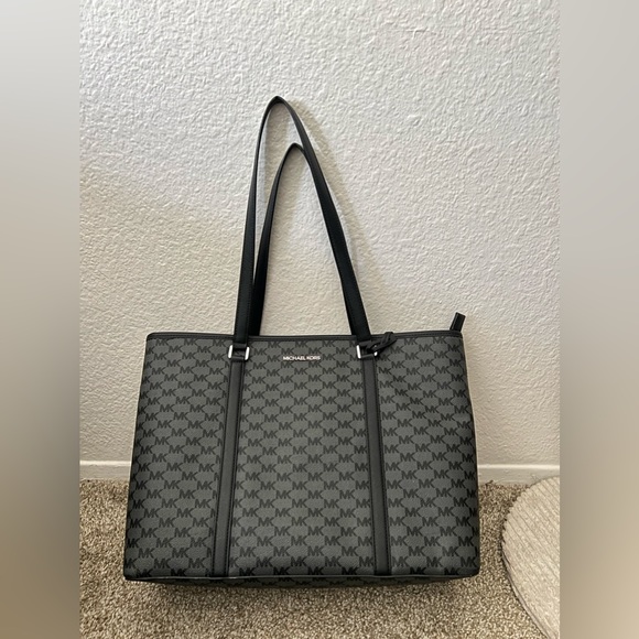 MICHAEL Michael Kors Handbags - Michael Kors purse